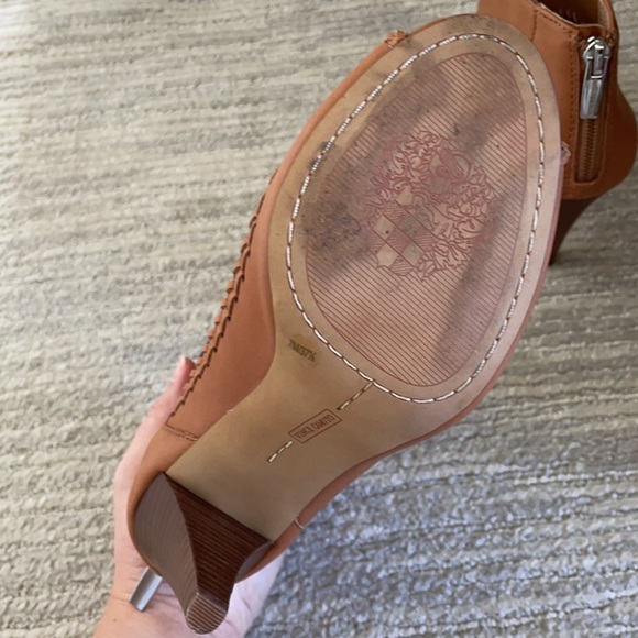 Size 7 Vince Camuto open toed bootie. Lightly worn - Picture 3 of 5